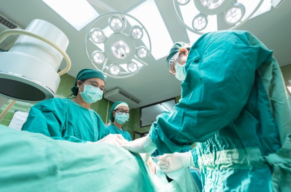 Błąd medyczny – jakie prawa ma pacjent? Zdrowie, LIFESTYLE - Każda osoba wybierająca się na wizytę u lekarza liczy na to, że postawiona diagnoza będzie trafna, a wdrożone leczenie idealnie dopasowane do jej potrzeb.